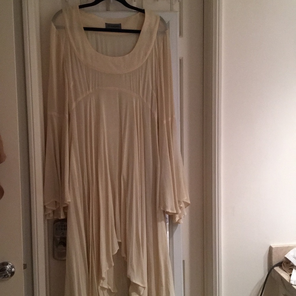 Les Habitudes cream dress size 6